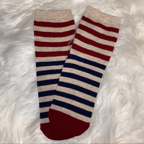 Sleepy Puppy Socks - Picture 2 of 3